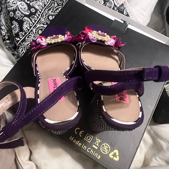 Betsey Johnson Never Worn brand new Marlo purple heels - Picture 4 of 6